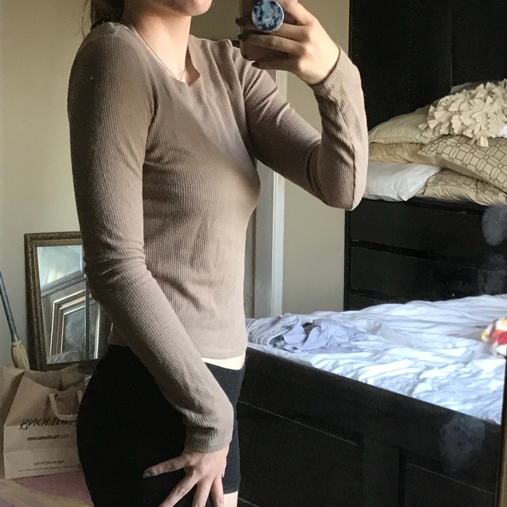 Long-sleeved light brown shirt ✨✨